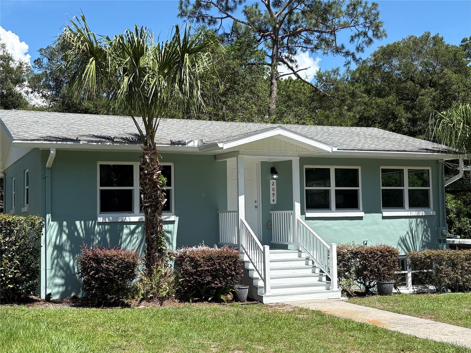 2094 Penn Dr Property Photo 1