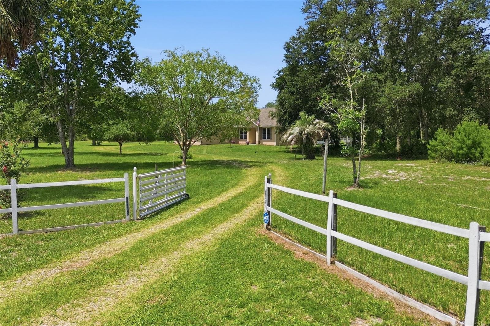 43415 Natchez St Property Photo