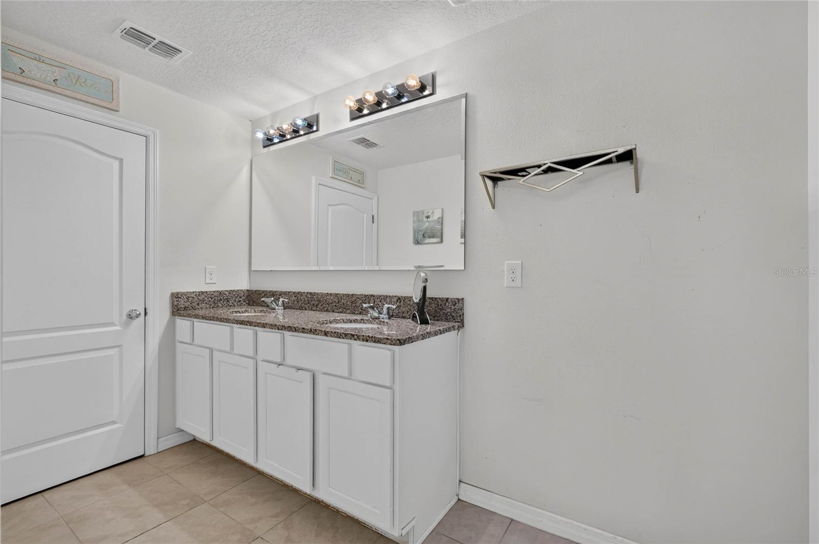 1655 Pham Dr Property Photo 15