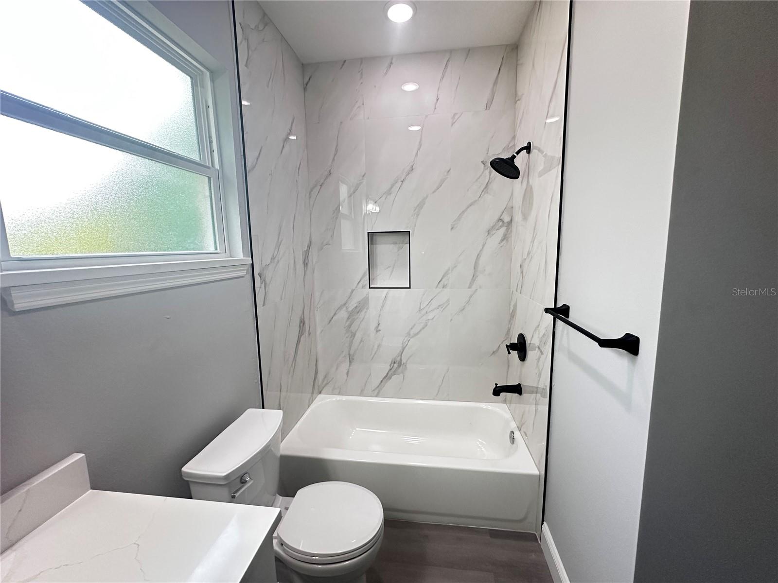 221 W Euclid Ave Property Photo 7