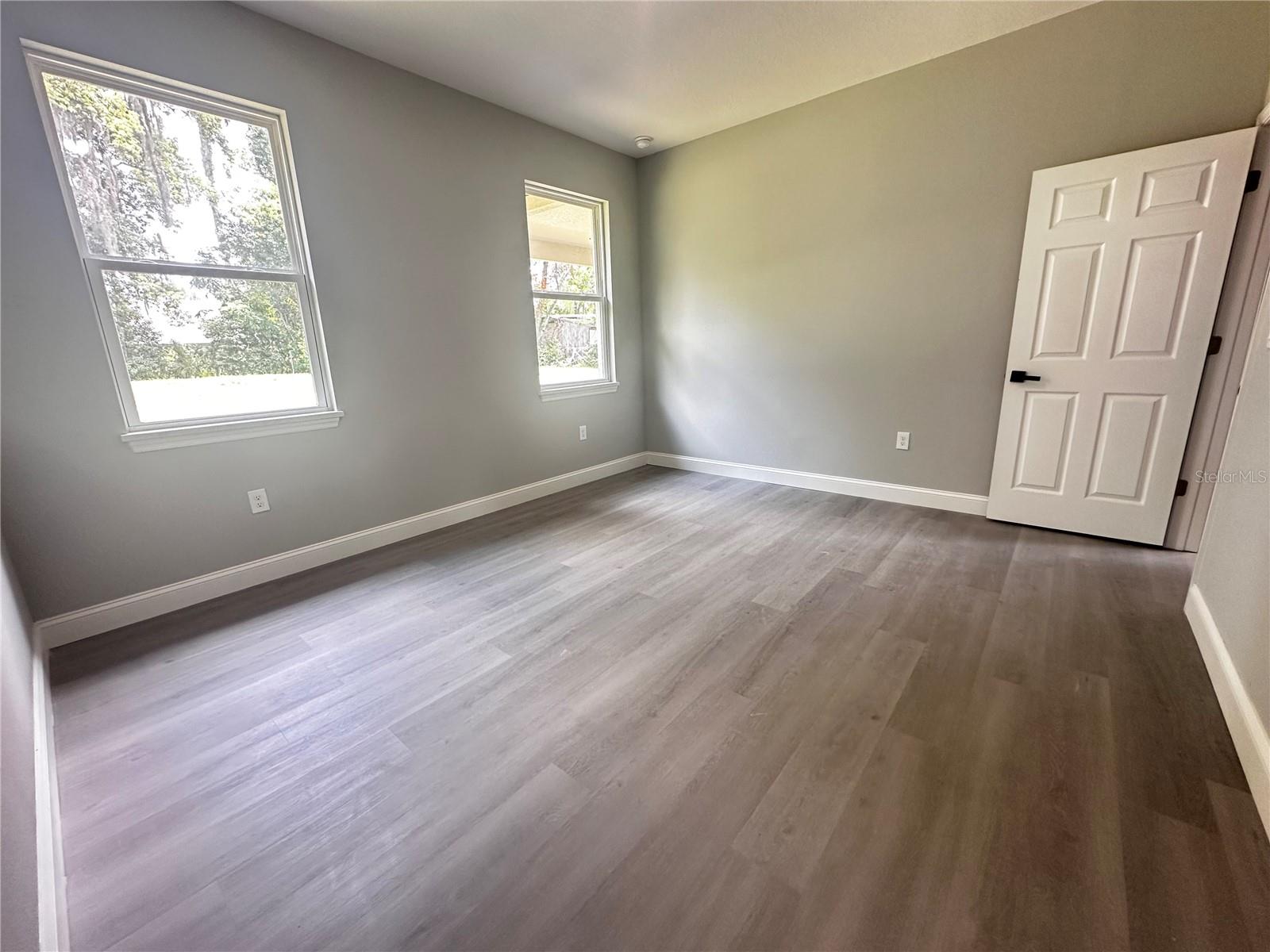 221 W Euclid Ave Property Photo 12
