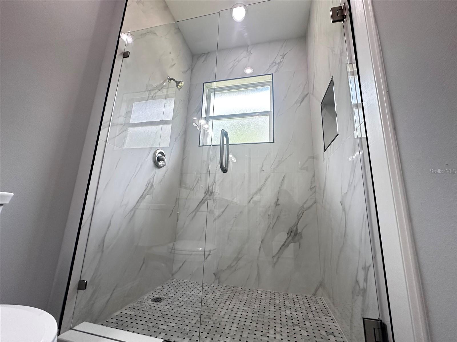 221 W Euclid Ave Property Photo 14