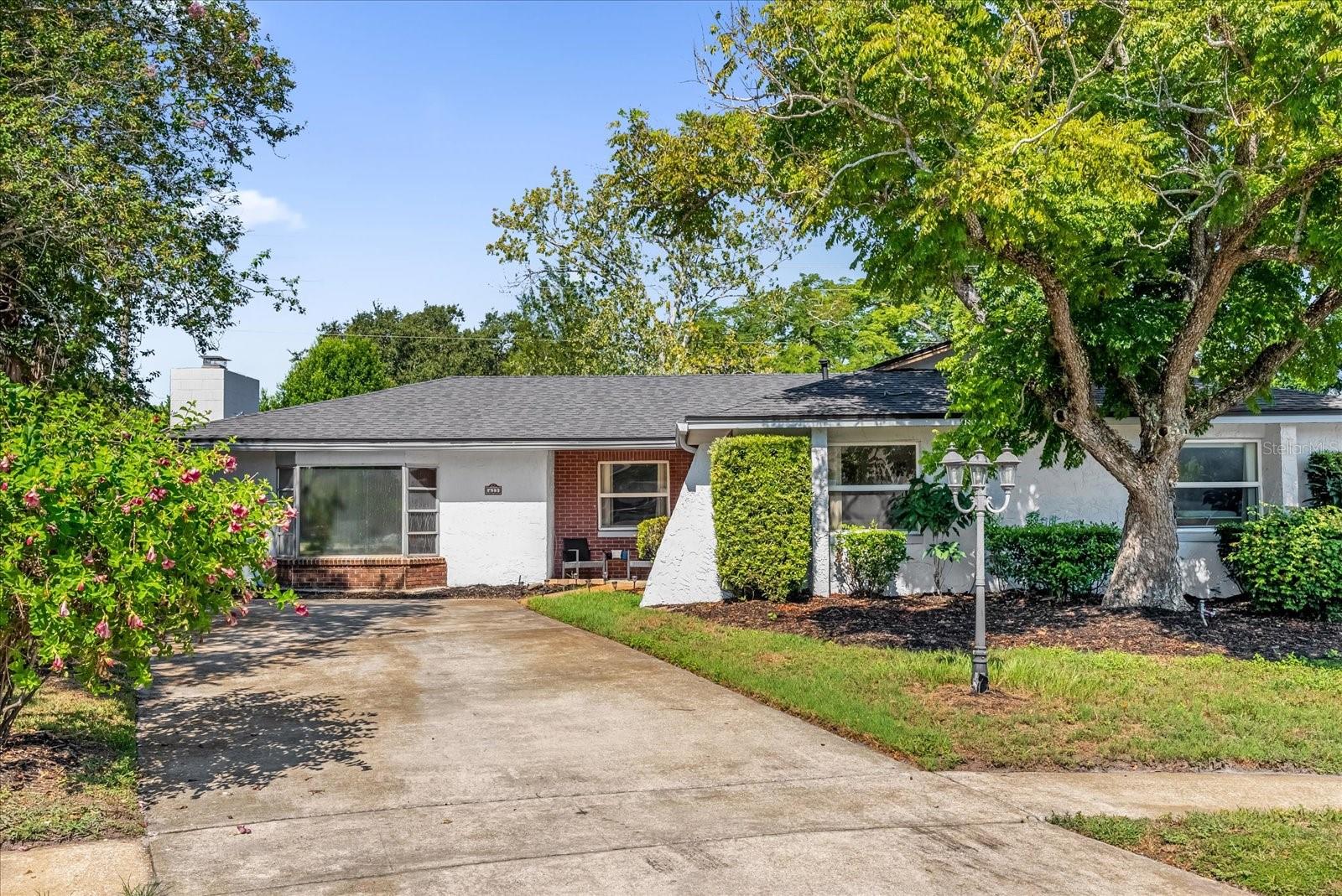 623 SWALLOW DR