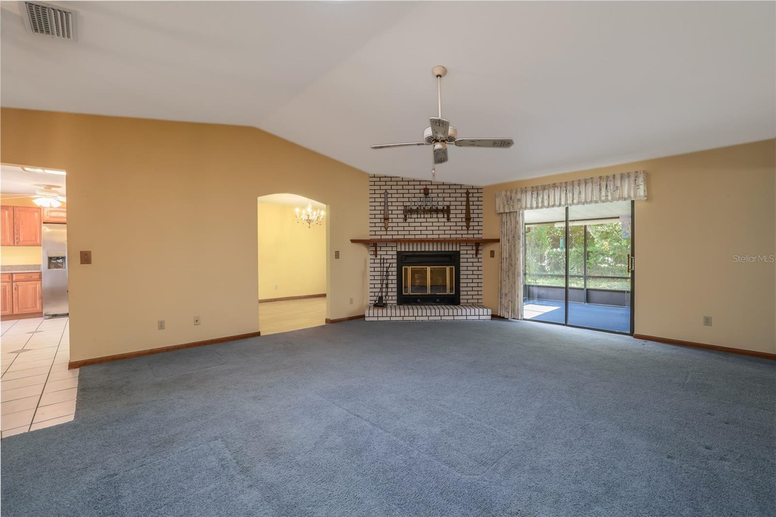 229 Georgetowne Blvd Property Photo 7