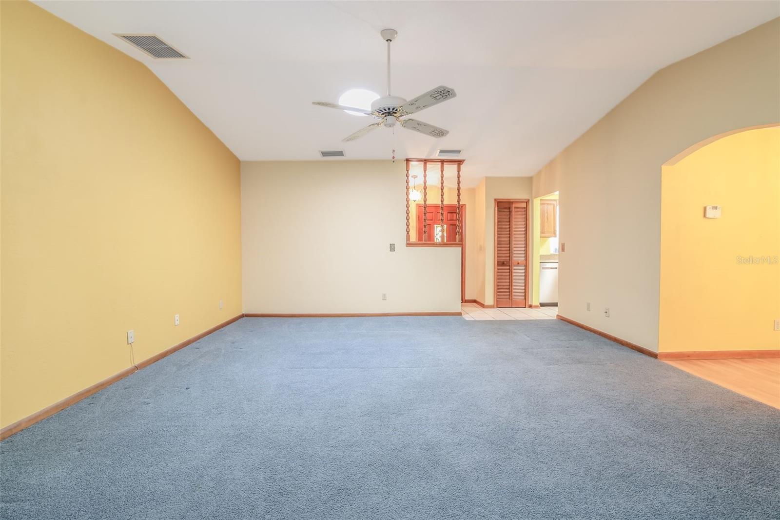 229 Georgetowne Blvd Property Photo 8