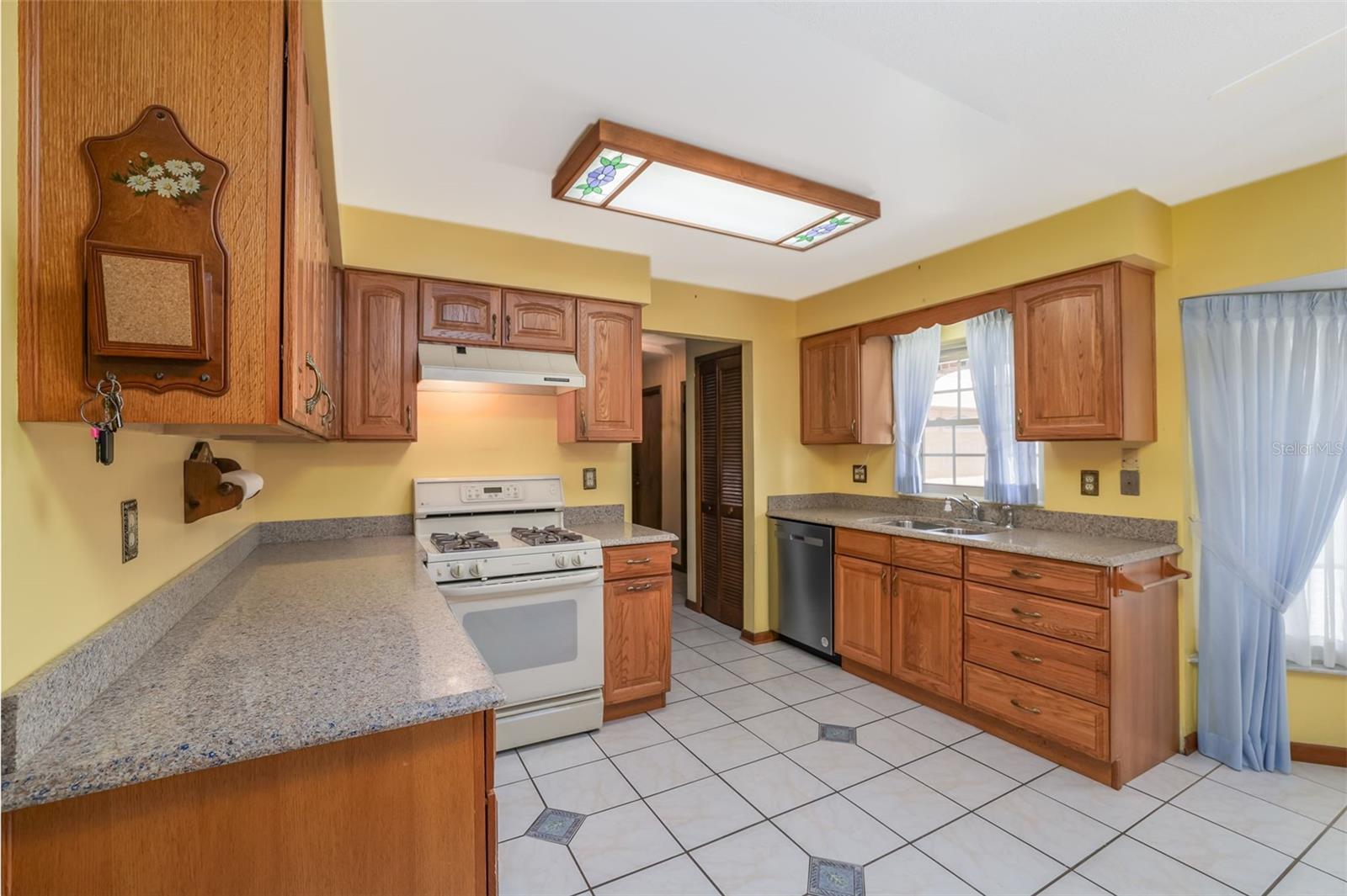 229 Georgetowne Blvd Property Photo 10
