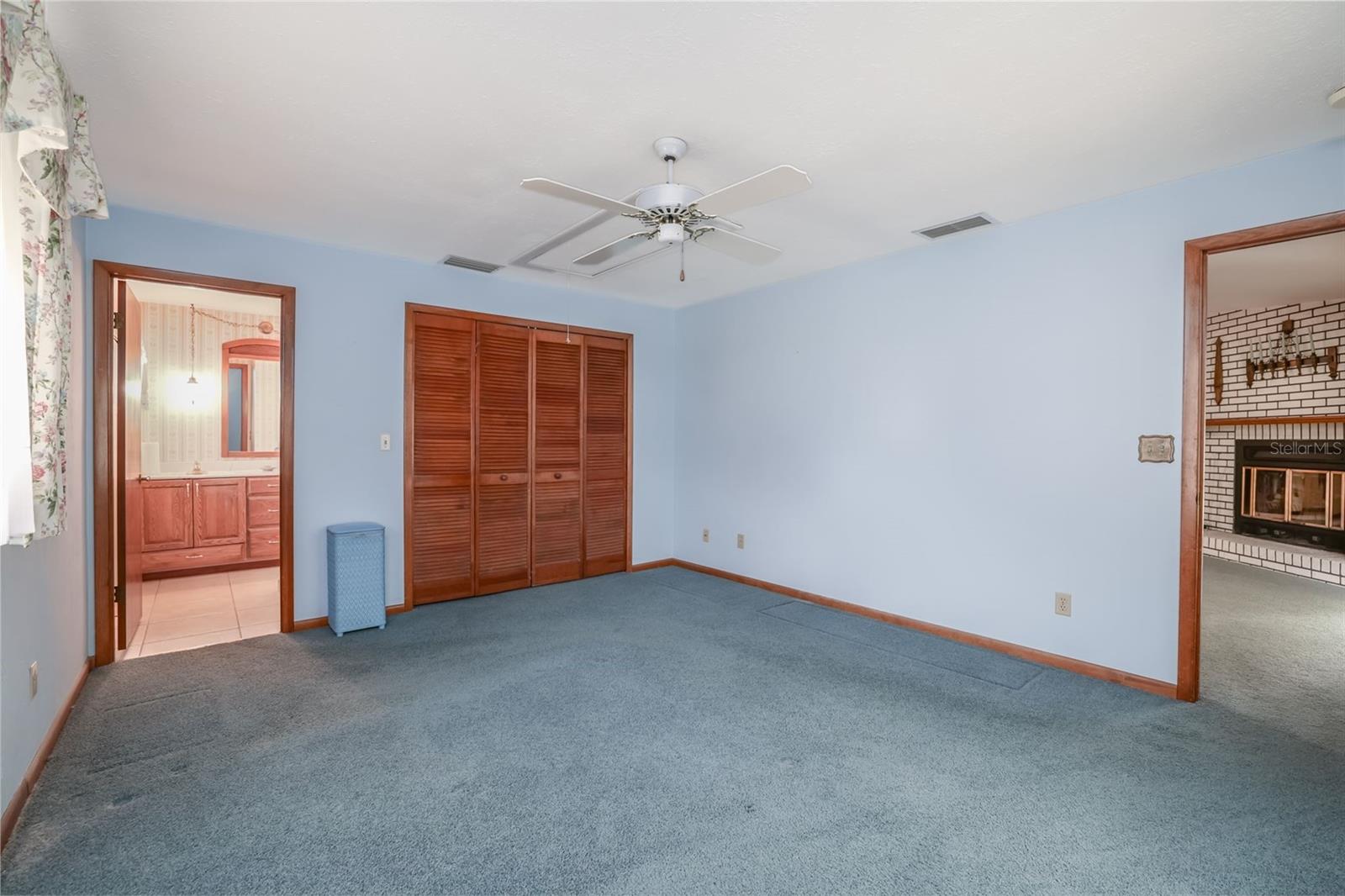 229 Georgetowne Blvd Property Photo 15