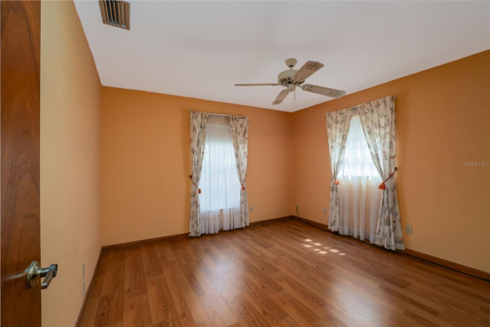 229 Georgetowne Blvd Property Photo 18