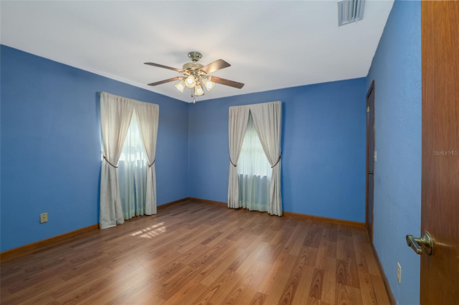 229 Georgetowne Blvd Property Photo 20