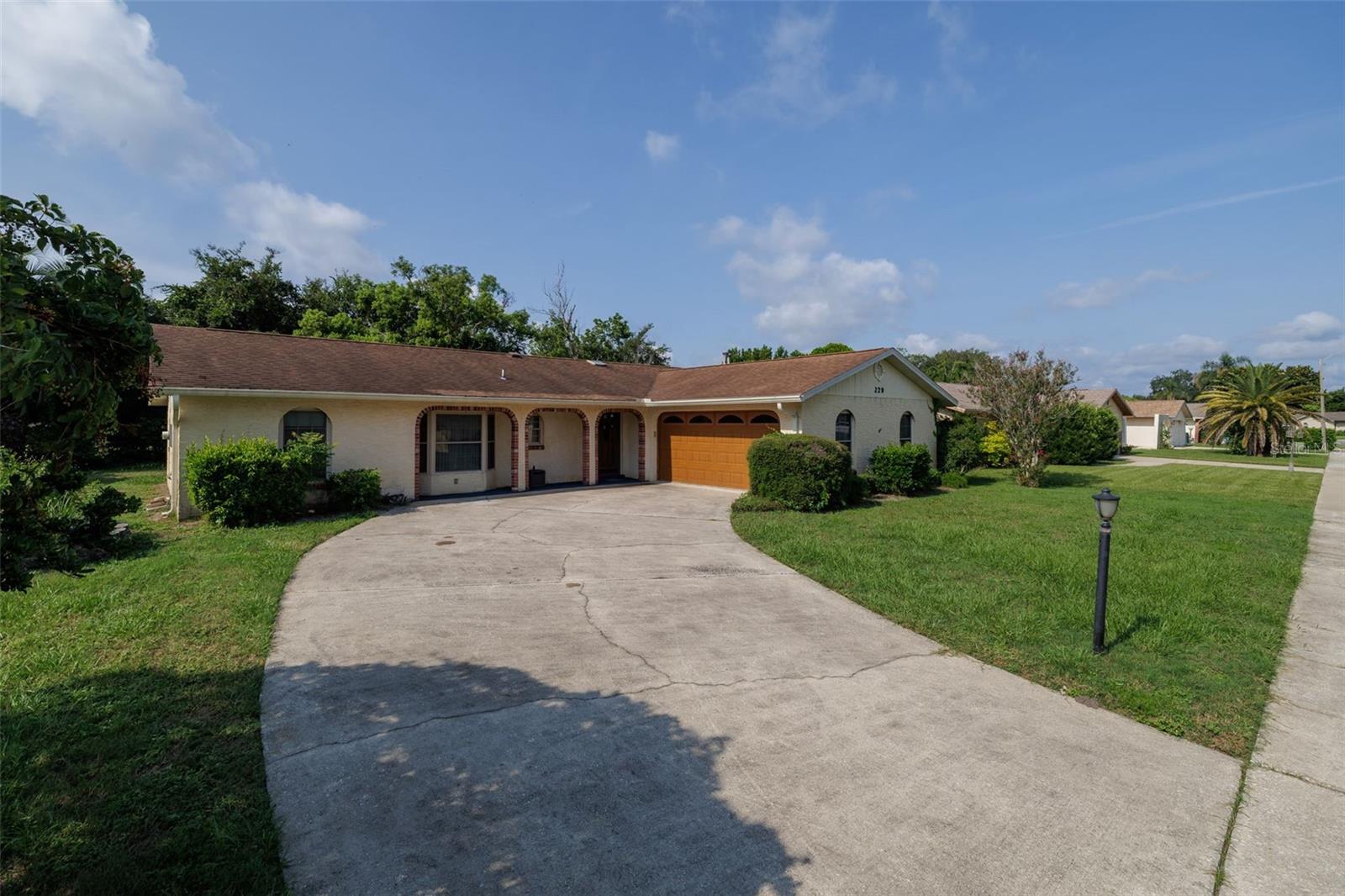 229 Georgetowne Blvd Property Photo 27