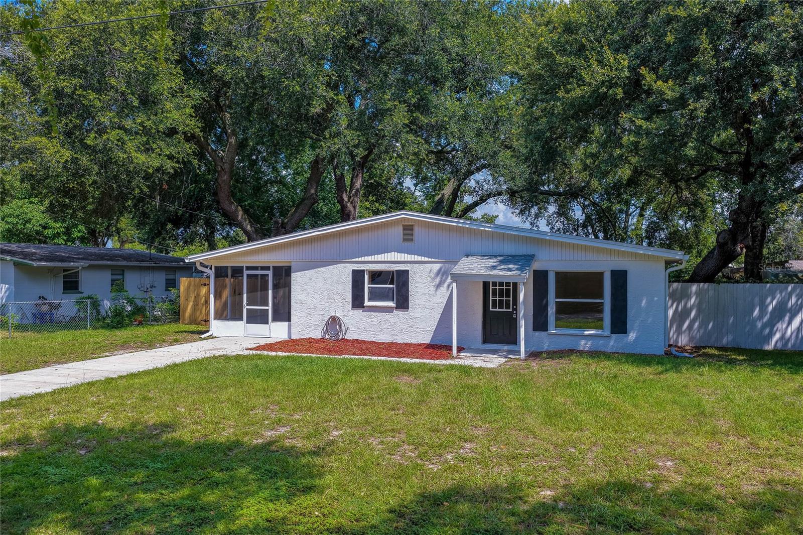 1220 Leon Ln Property Photo 3