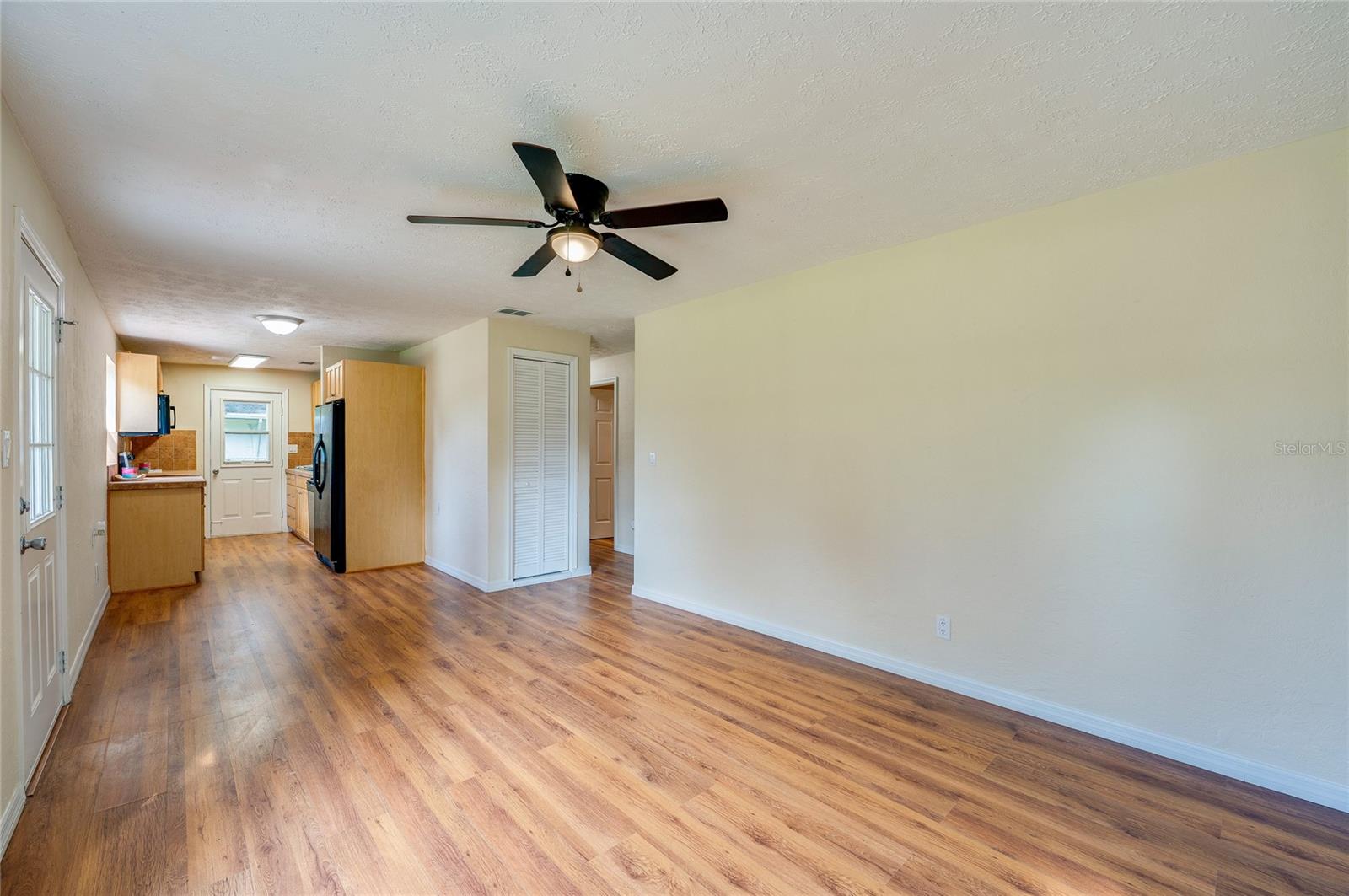 1220 Leon Ln Property Photo 7