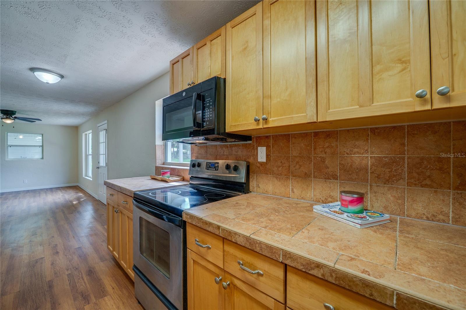 1220 Leon Ln Property Photo 12