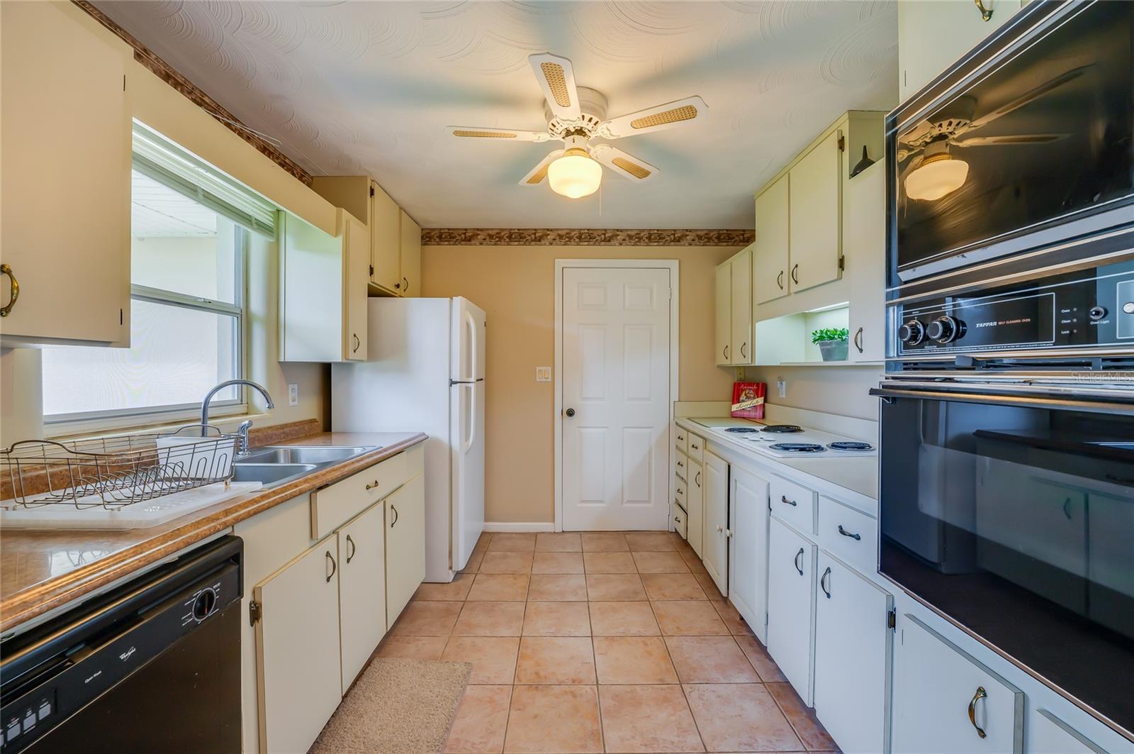 1101 16th St Property Photo 12