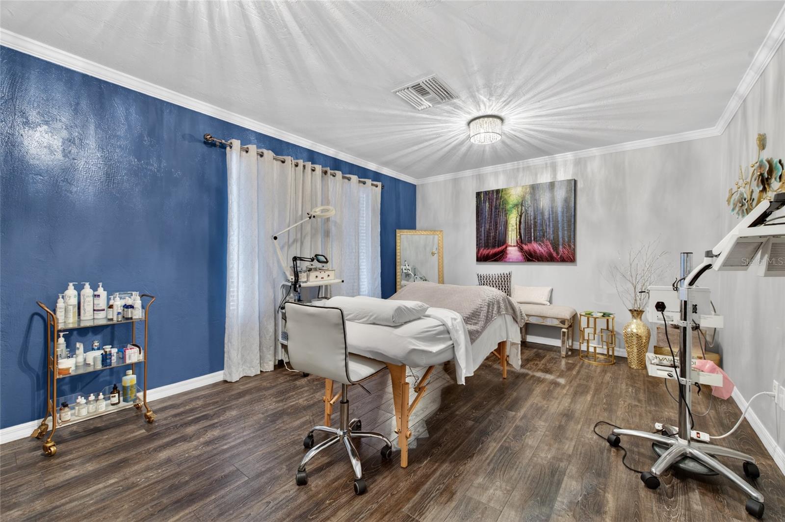 555 W Granada Blvd #b7 Property Photo 7