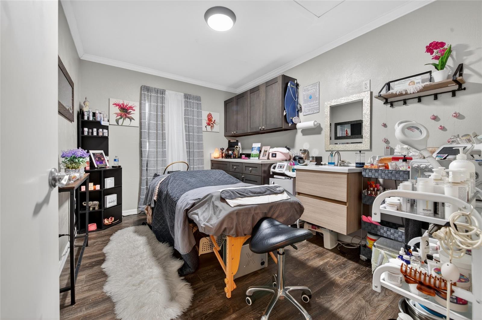 555 W Granada Blvd #b7 Property Photo 8