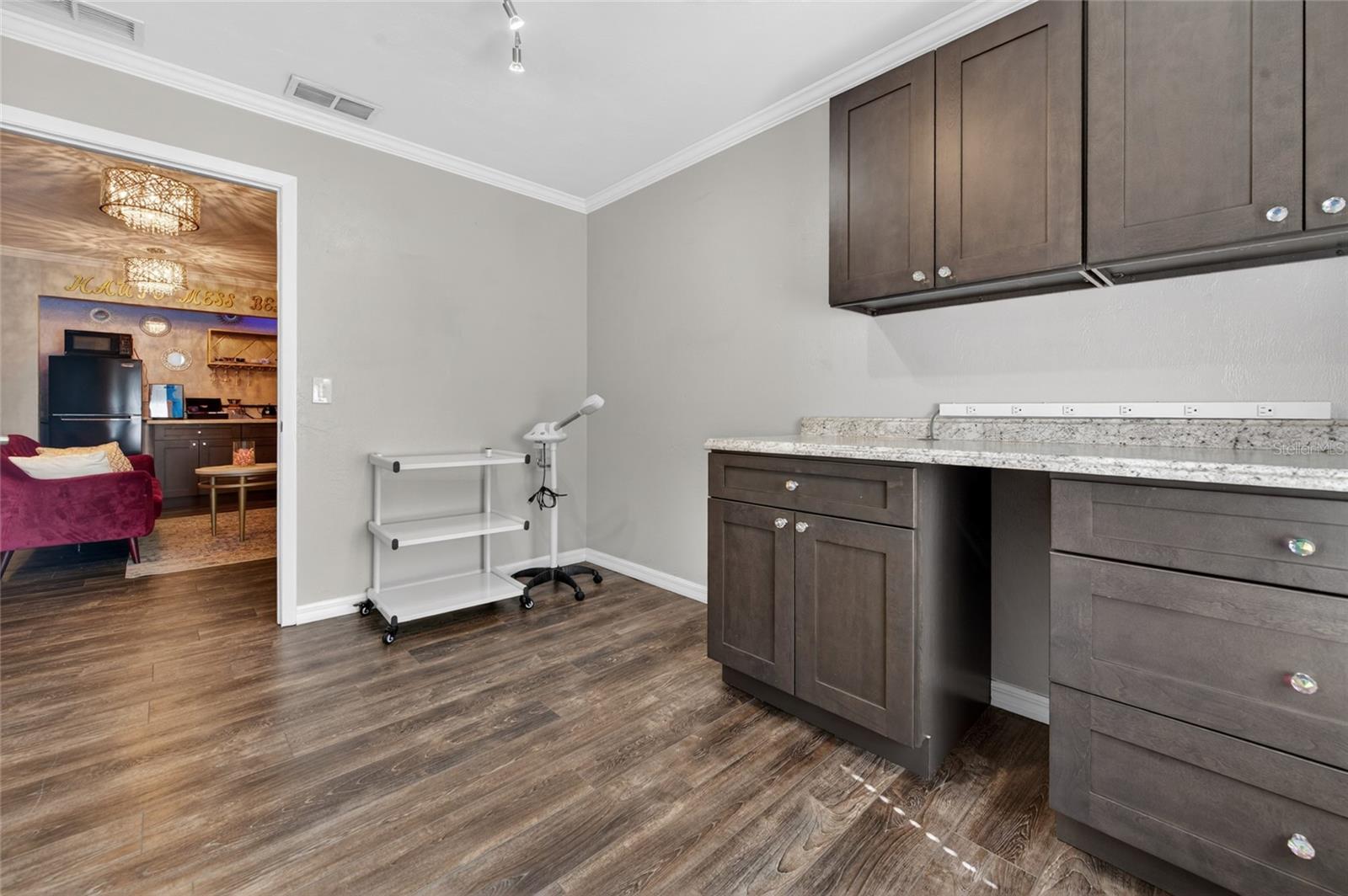 555 W Granada Blvd #b7 Property Photo 10