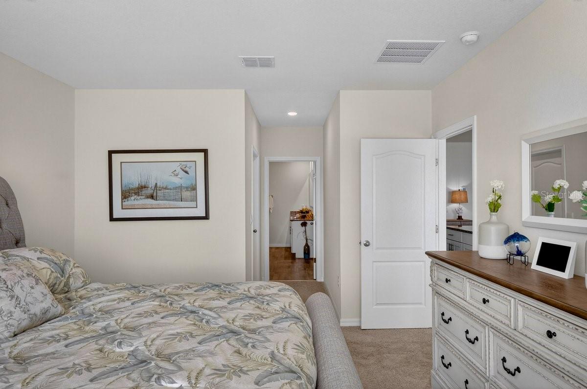 1346 Middle Lake Dr Property Photo 18