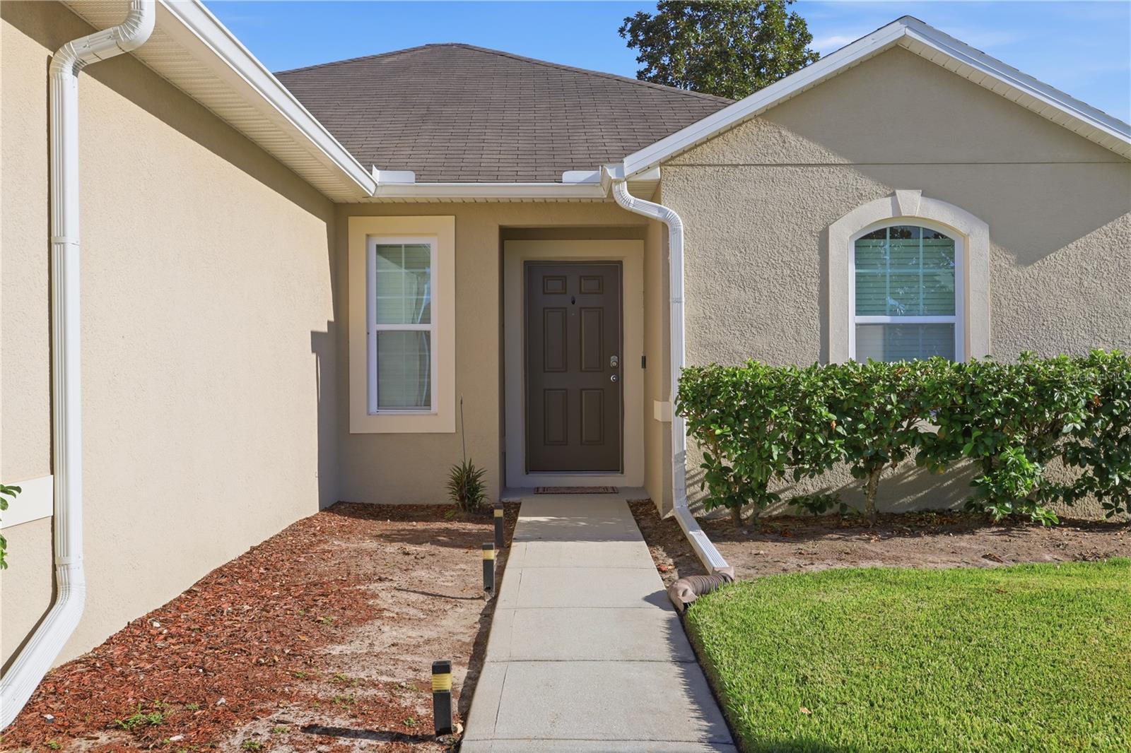 802 Grand Park Ct Property Photo 4