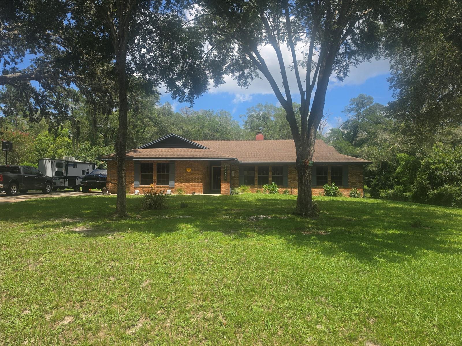 2417 S Oak Park Dr Property Photo 1