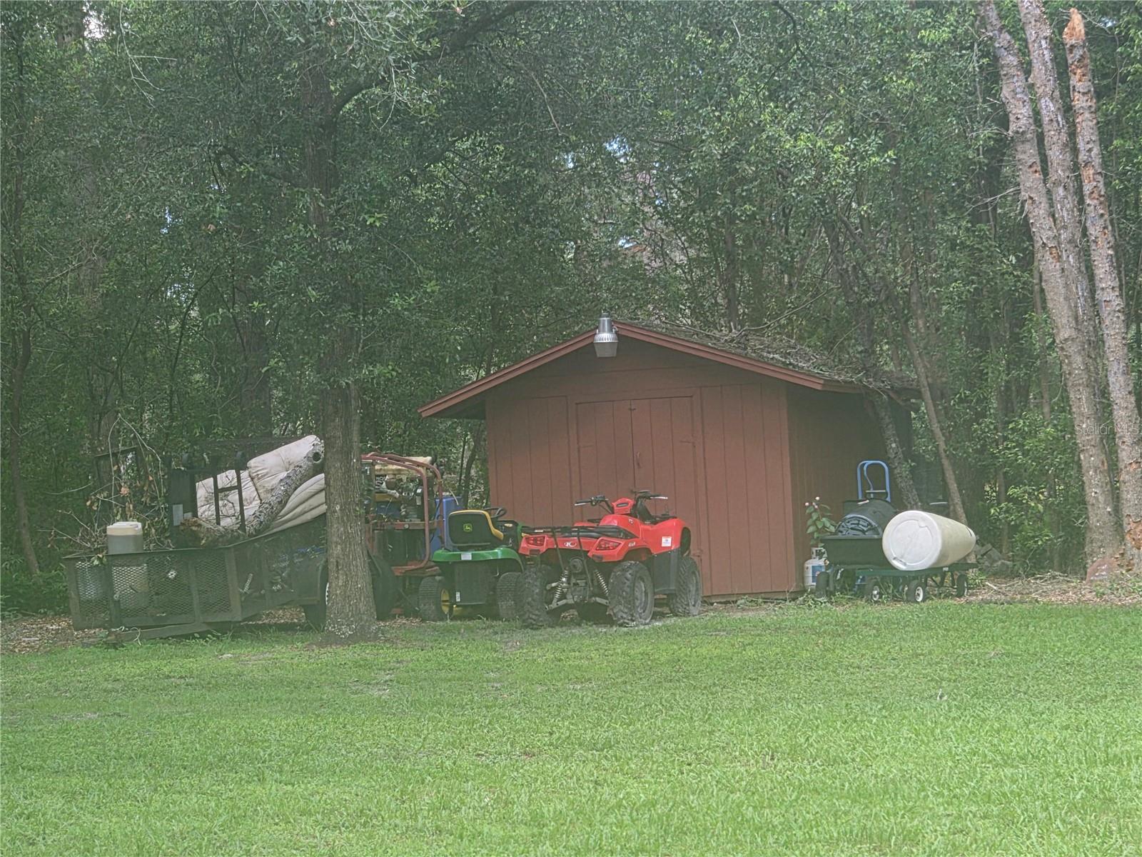 2417 S Oak Park Dr Property Photo 5