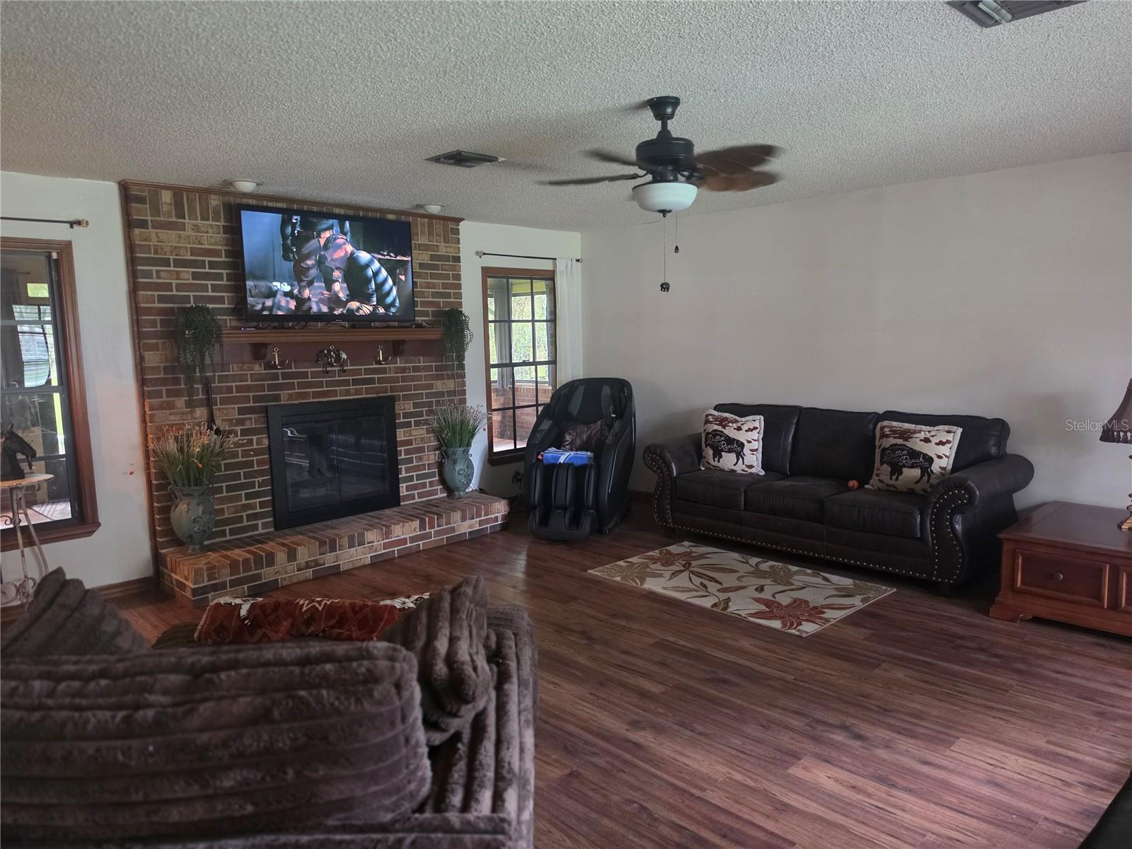 2417 S Oak Park Dr Property Photo 22