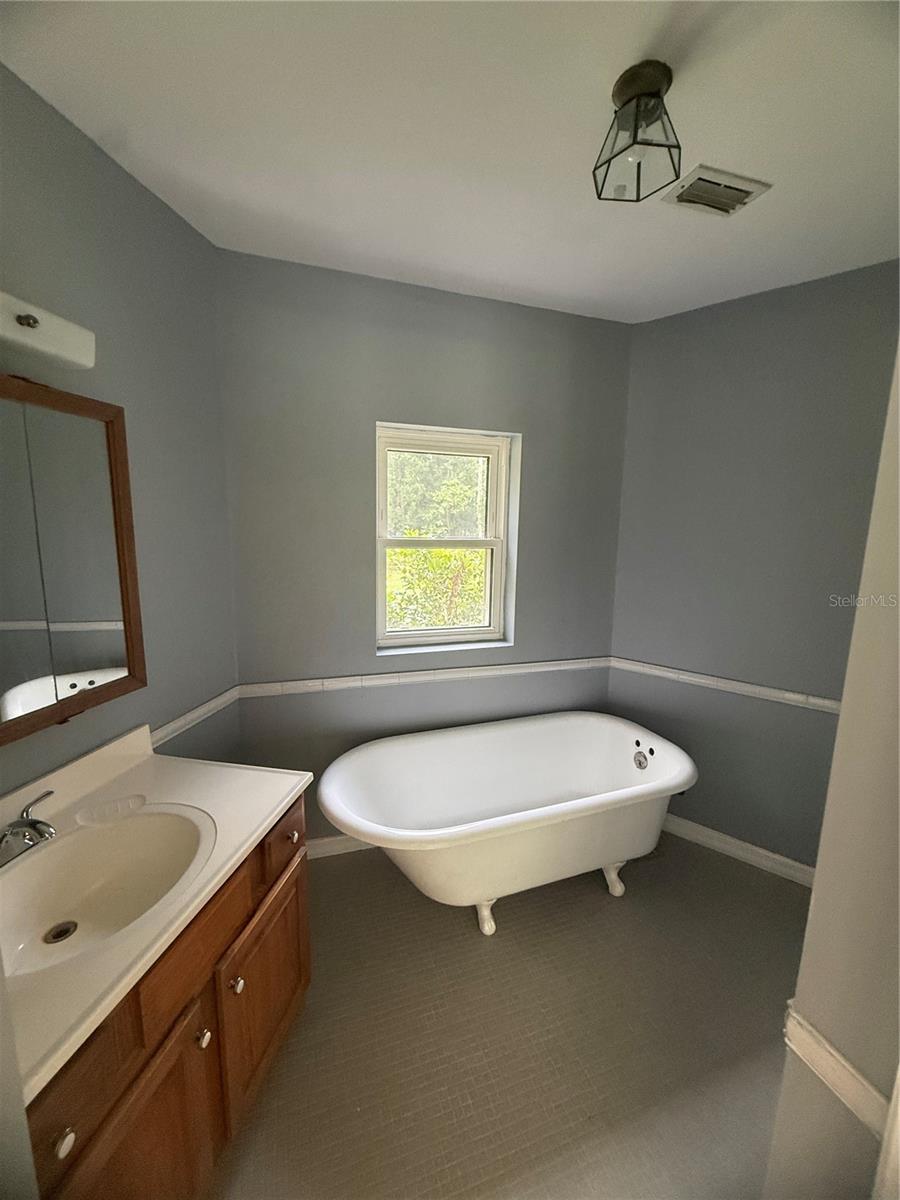 1143 Shell Harbor Rd Property Photo 4
