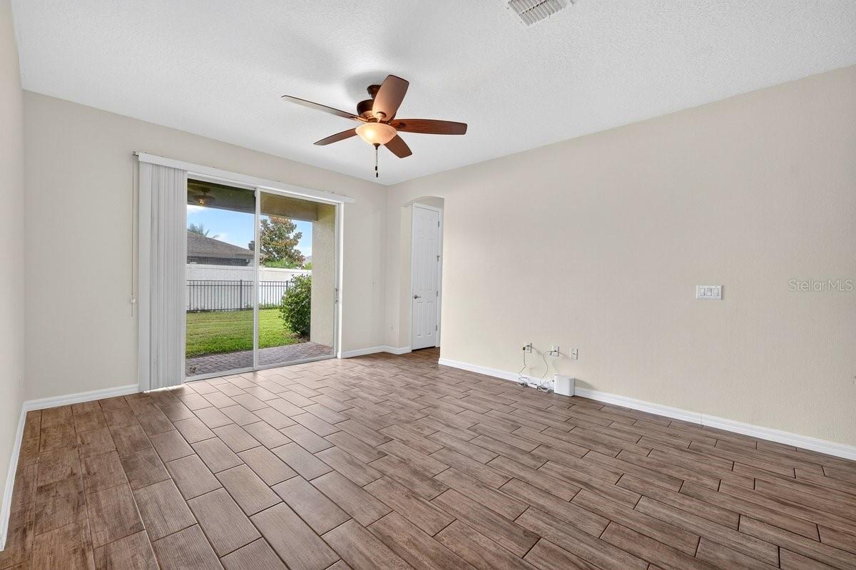 3833 Loon Ln Property Photo 4