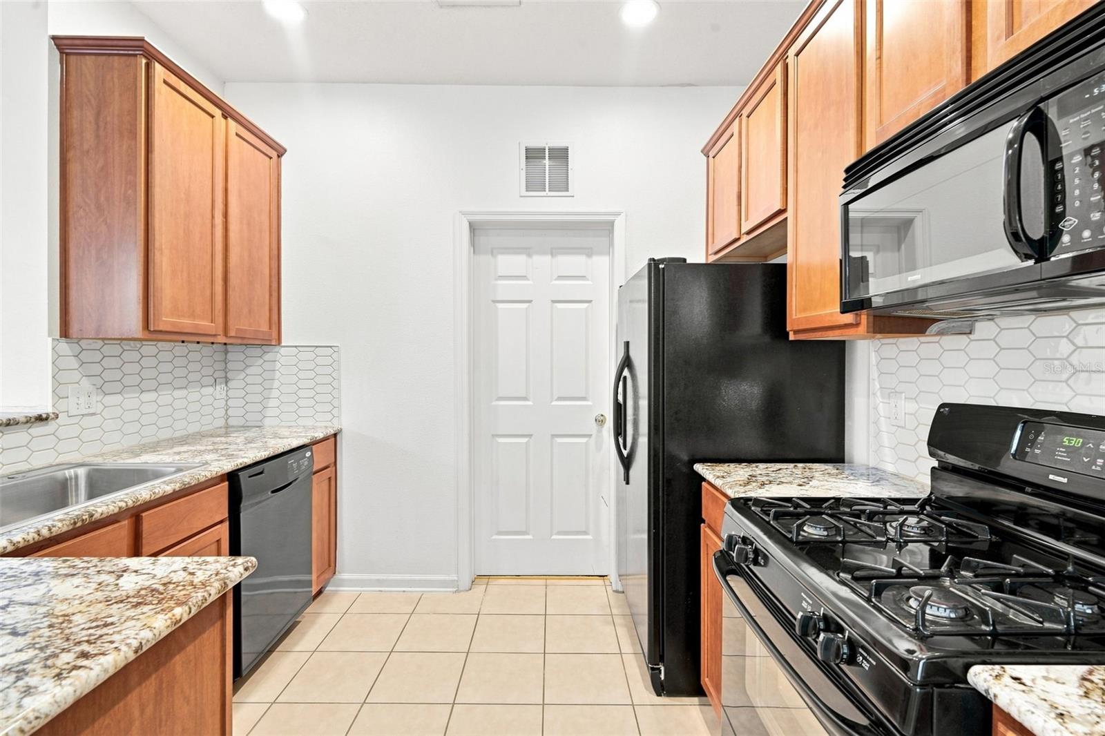 809 Wynbrook Ln Property Photo 8