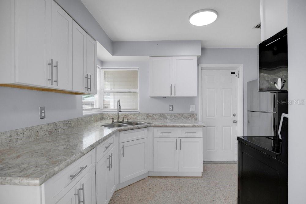 1109 Cobblestone Ave Property Photo 17