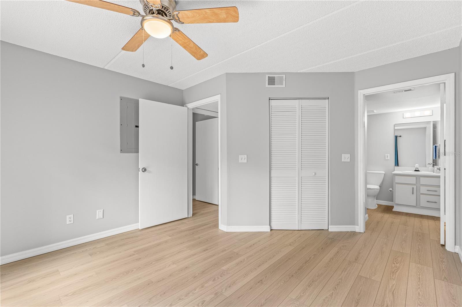 1601 Big Tree Rd #803 Property Photo 15