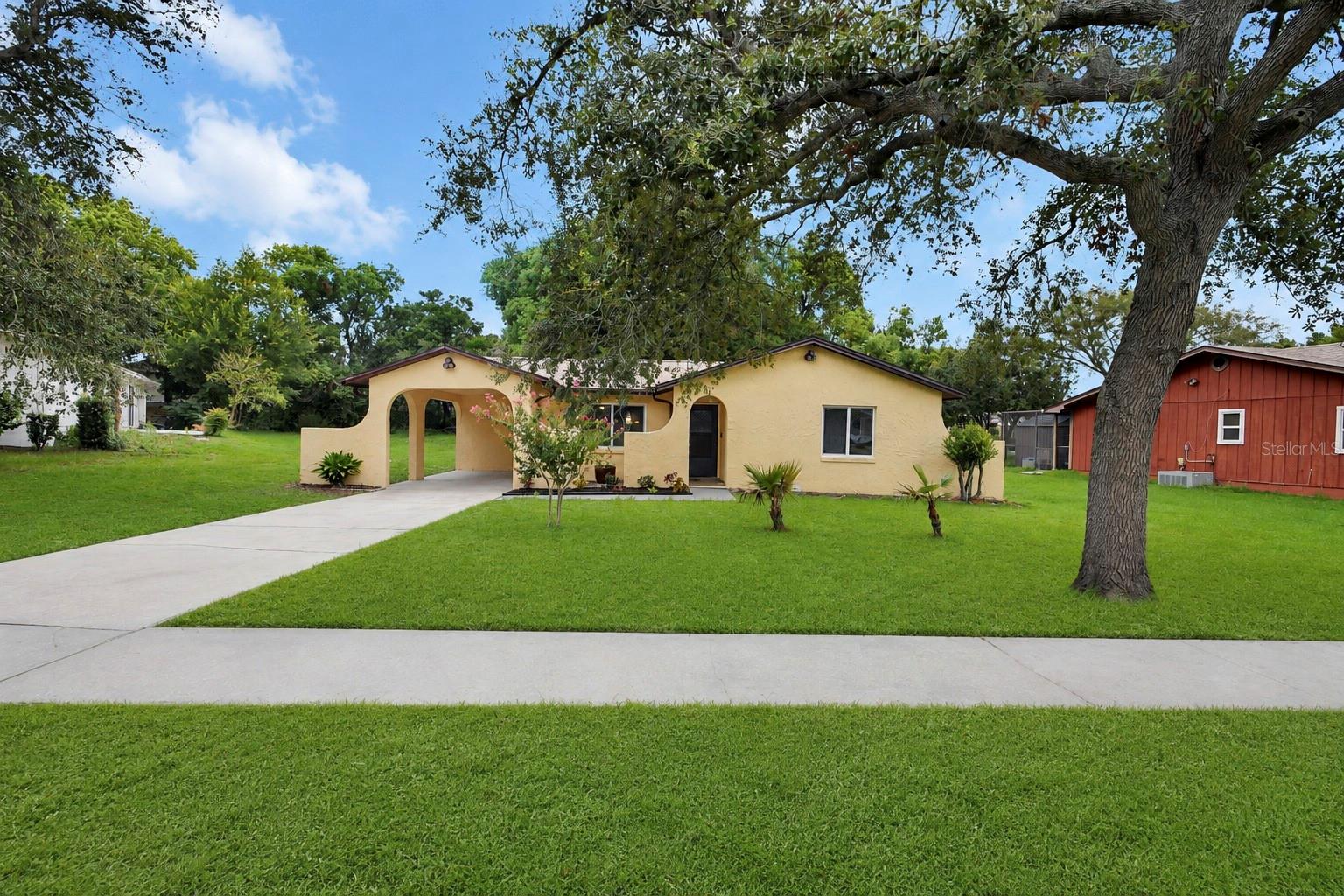 1532 N NORMANDY BLVD Property Photo 1