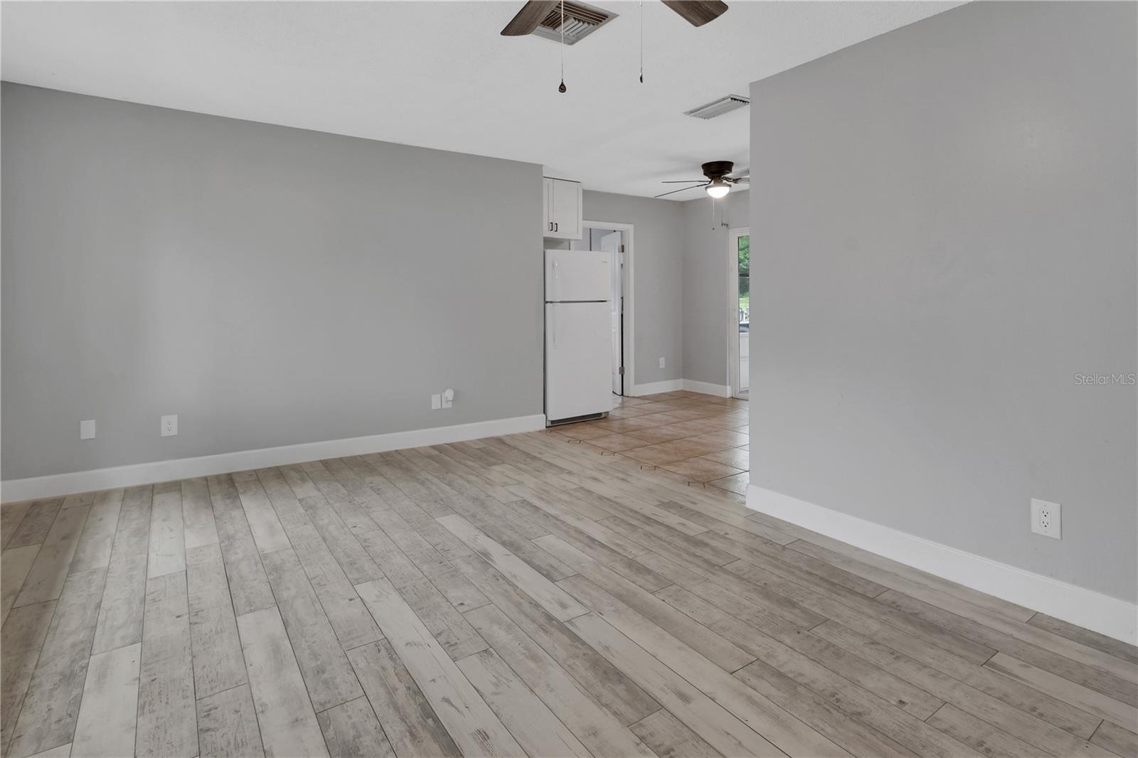 1532 N Normandy Blvd Property Photo 4