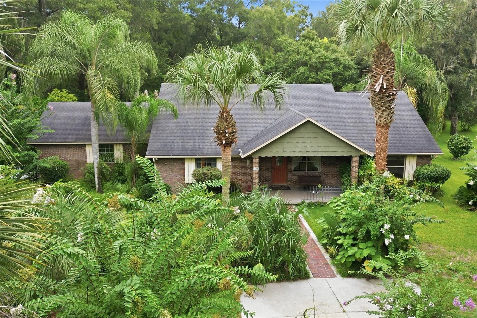 1925 Lady Bug Ln Property Photo 3