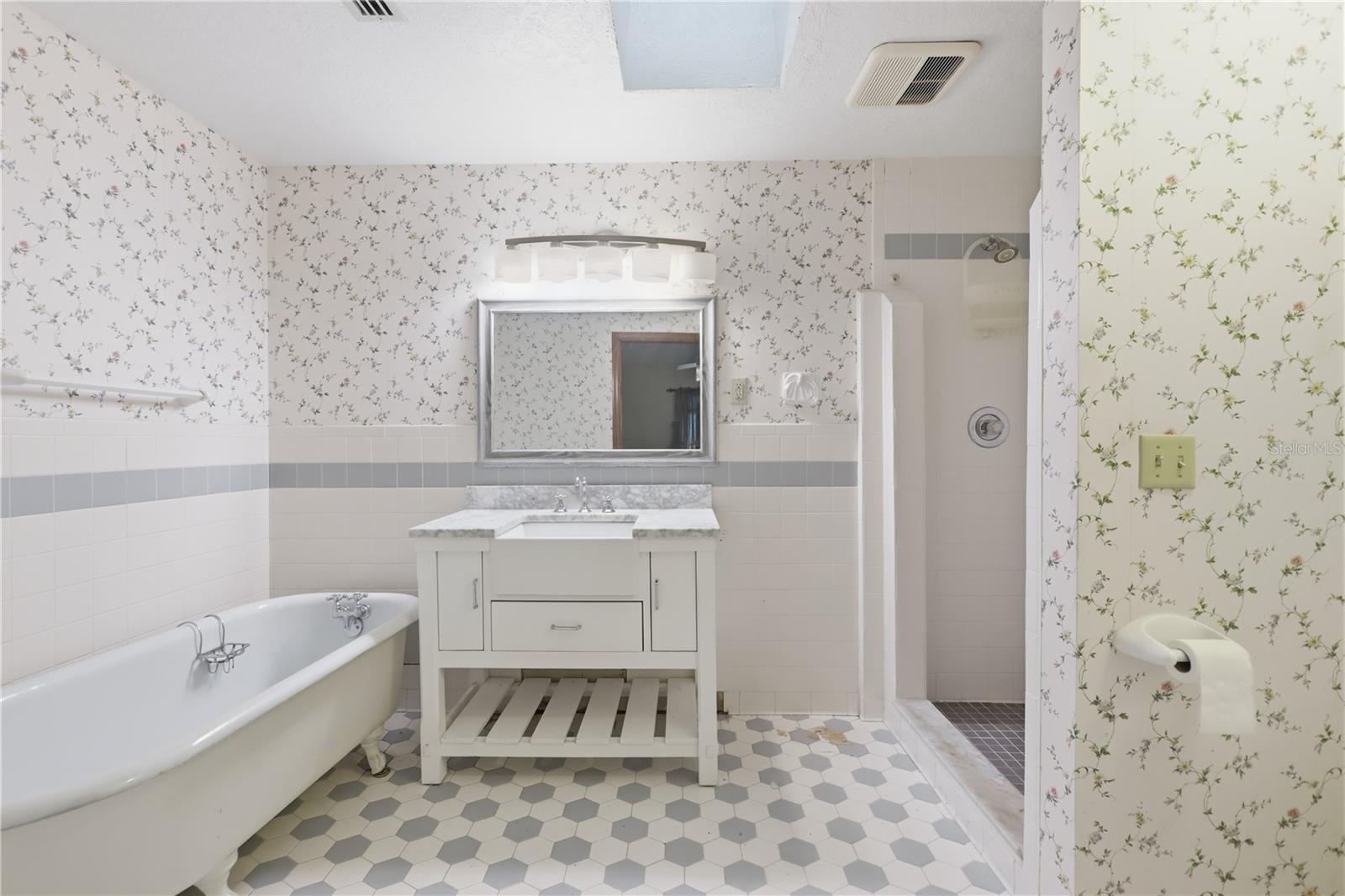 1925 Lady Bug Ln Property Photo 16