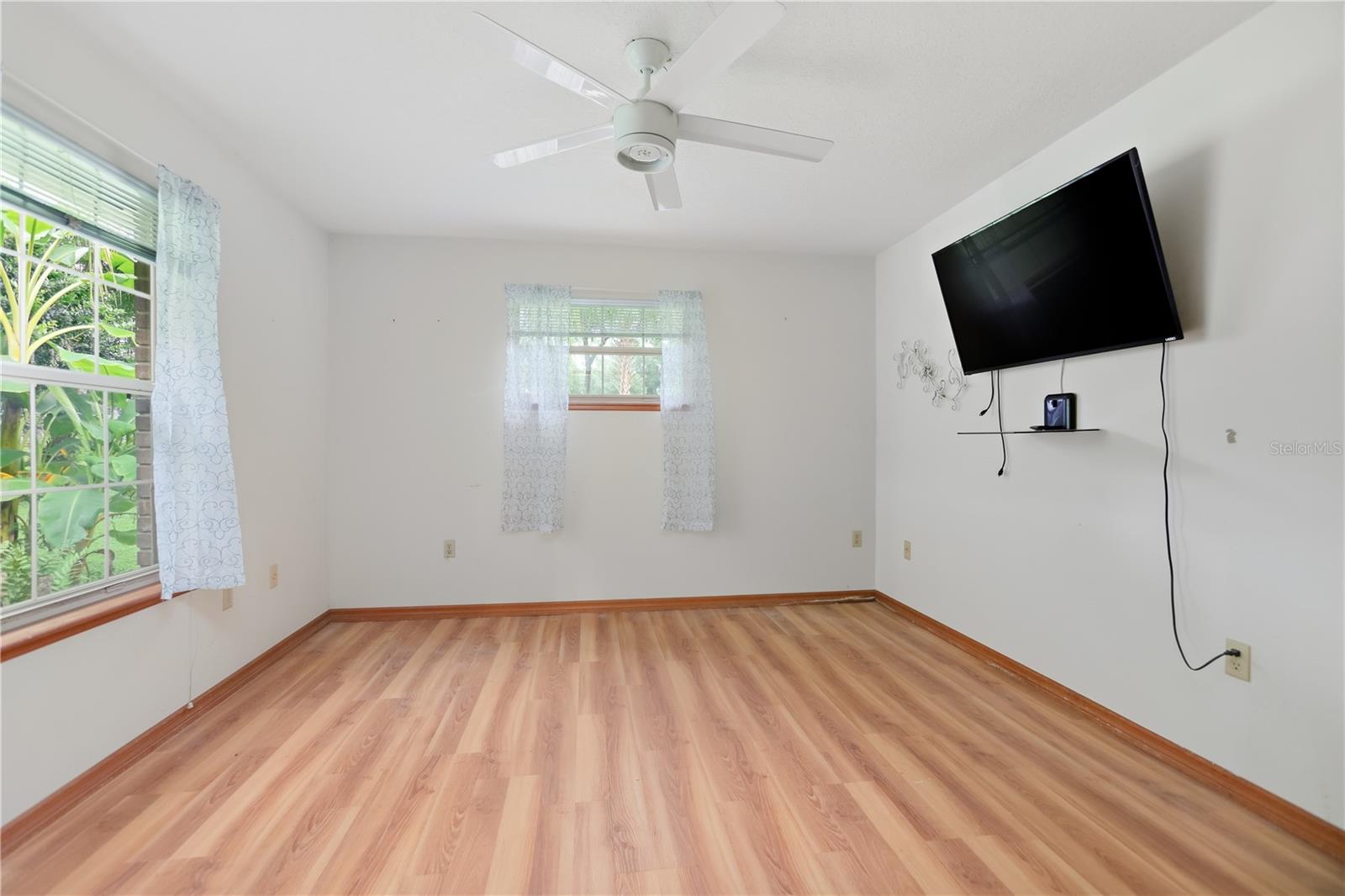 1925 Lady Bug Ln Property Photo 24
