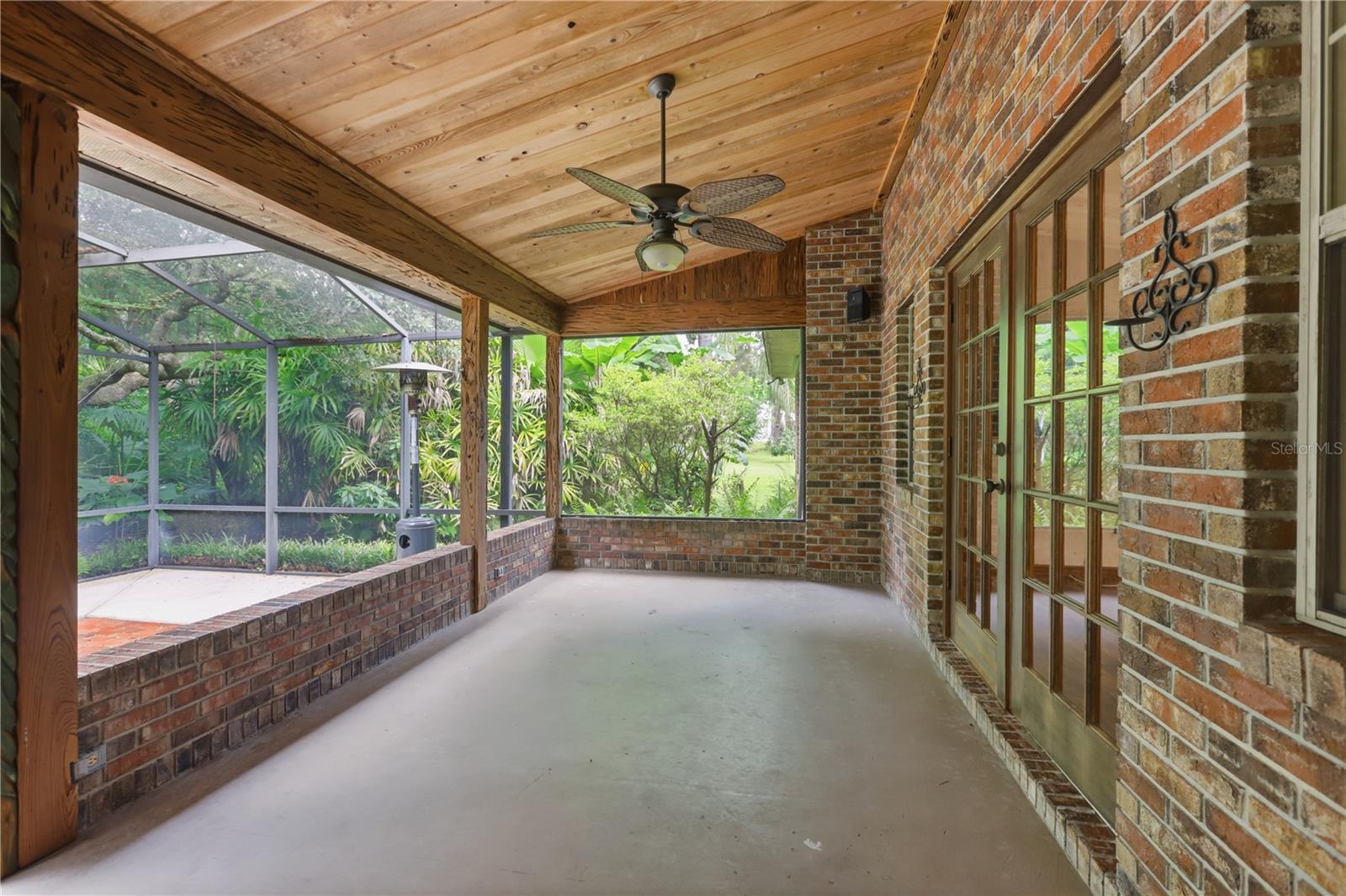 1925 Lady Bug Ln Property Photo 28