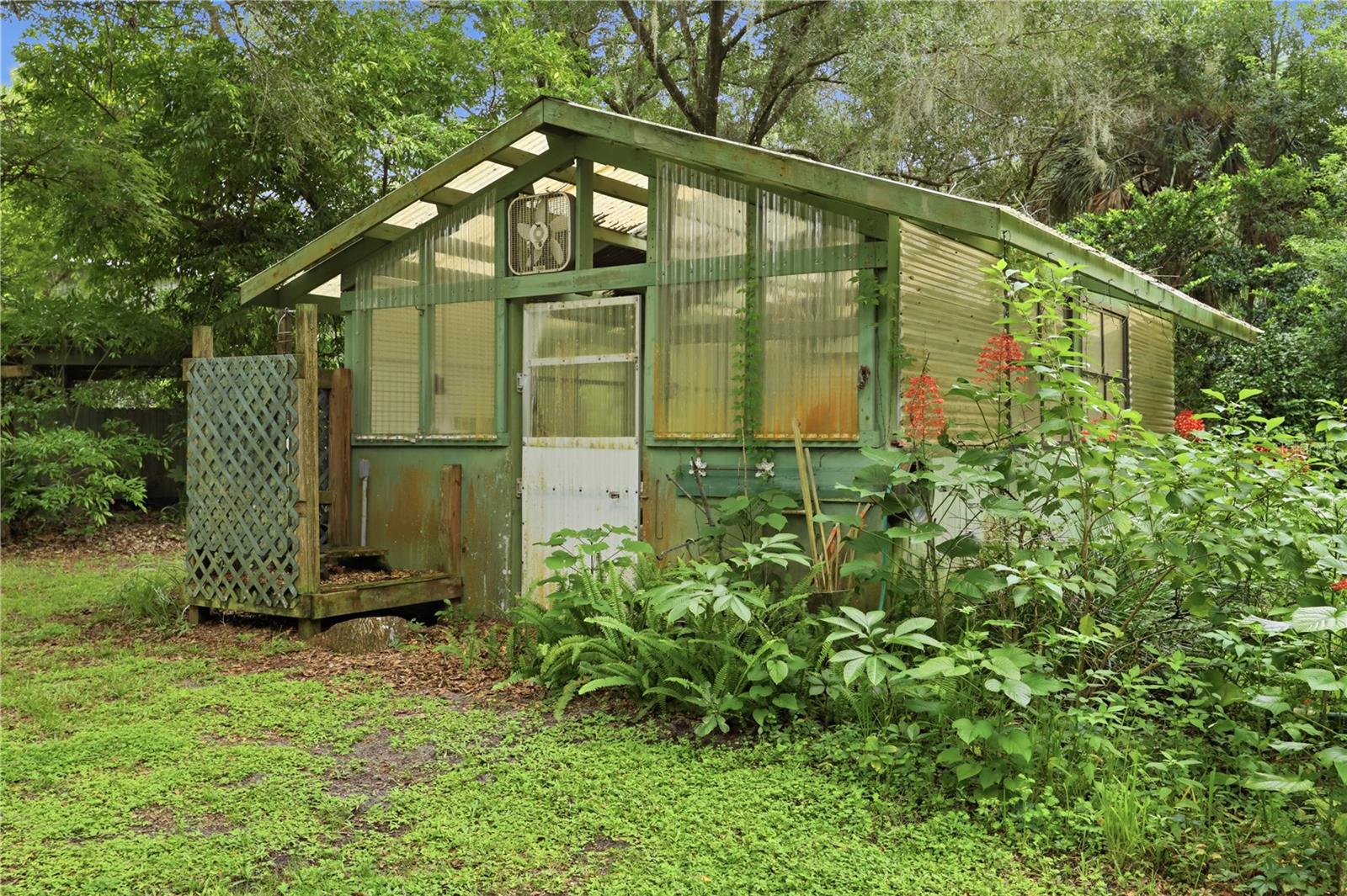 1925 Lady Bug Ln Property Photo 45