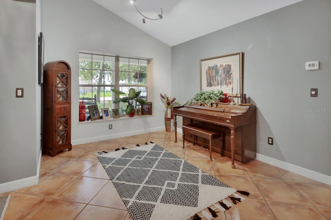 1820 Davis Ave Property Photo 3