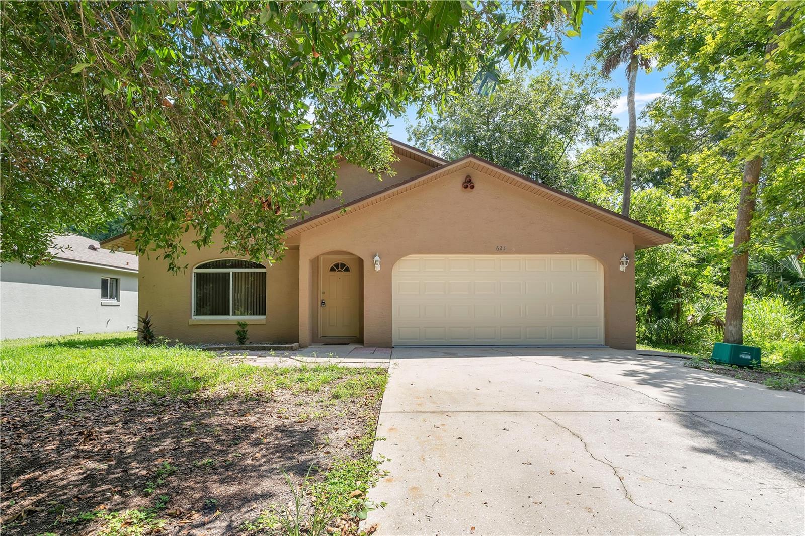 623 Parque Dr Property Photo 1