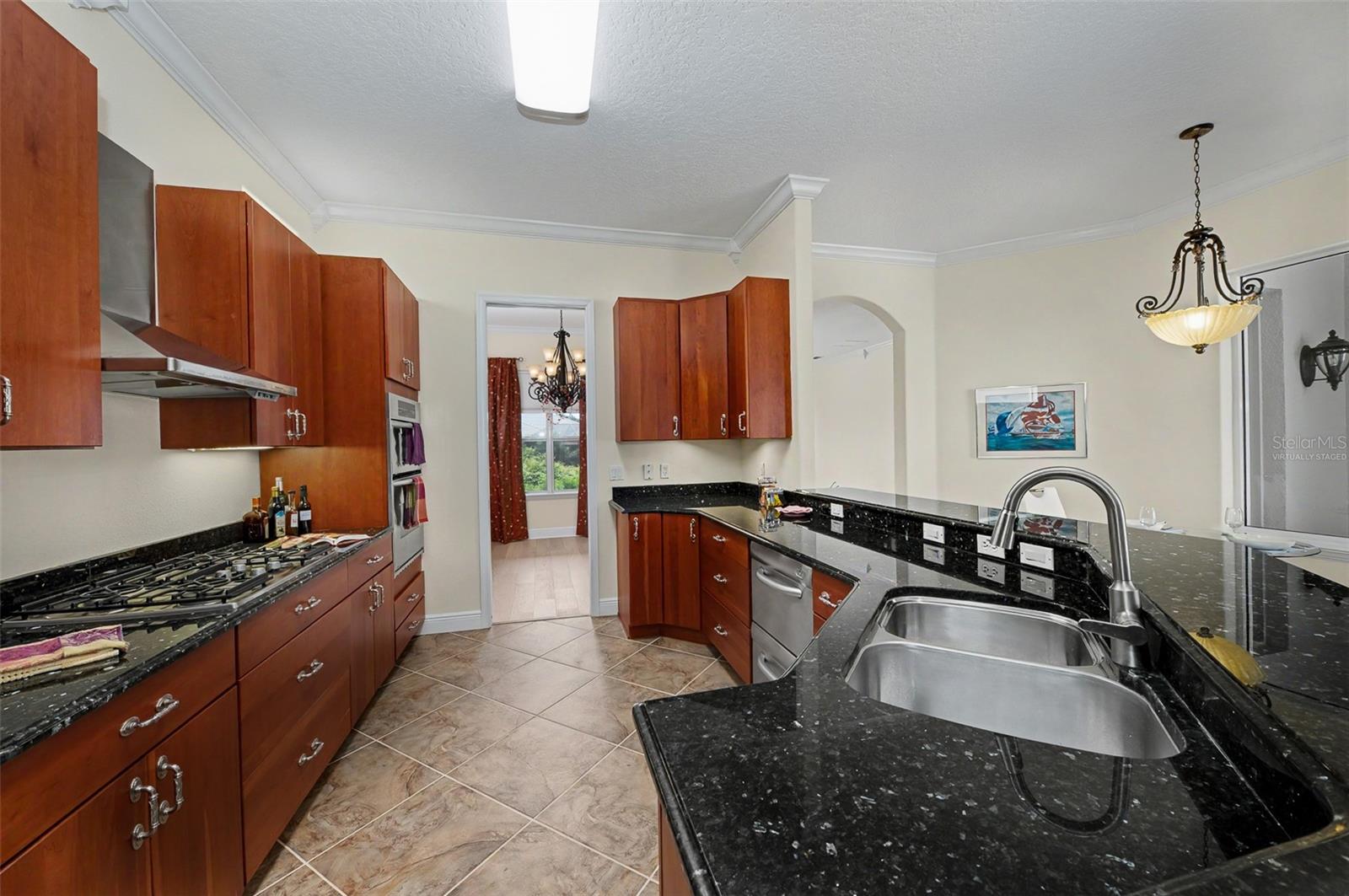 522 Newhall Ln Property Photo 9