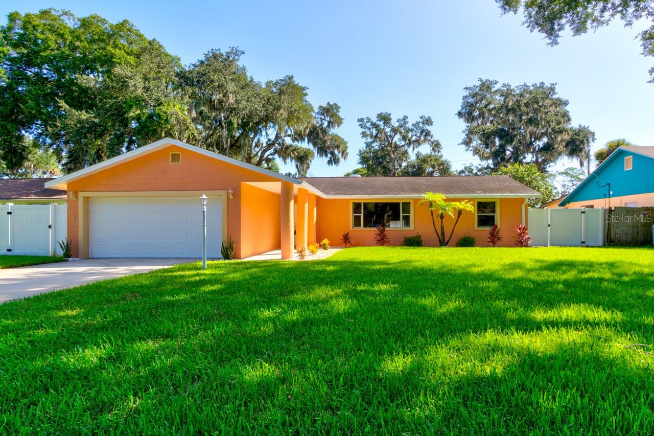 1013 Indian Oaks E Property Photo 1