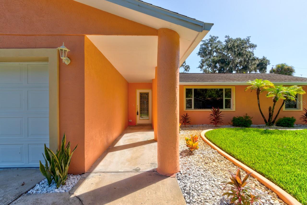 1013 Indian Oaks E Property Photo 2