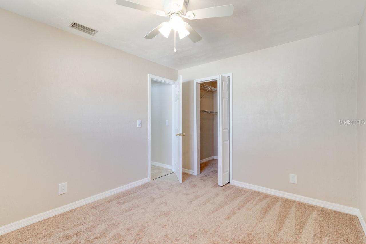 1013 Indian Oaks E Property Photo 24