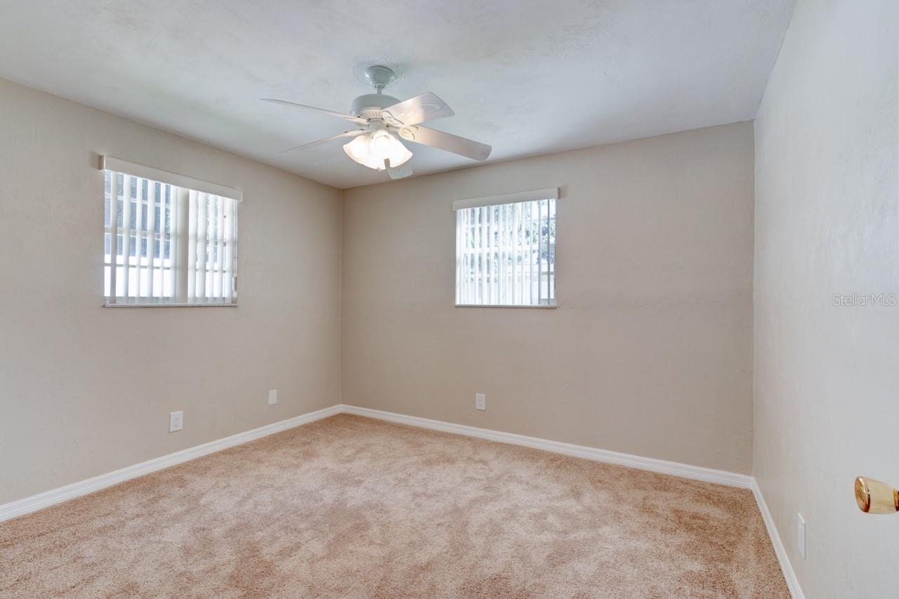 1013 Indian Oaks E Property Photo 26