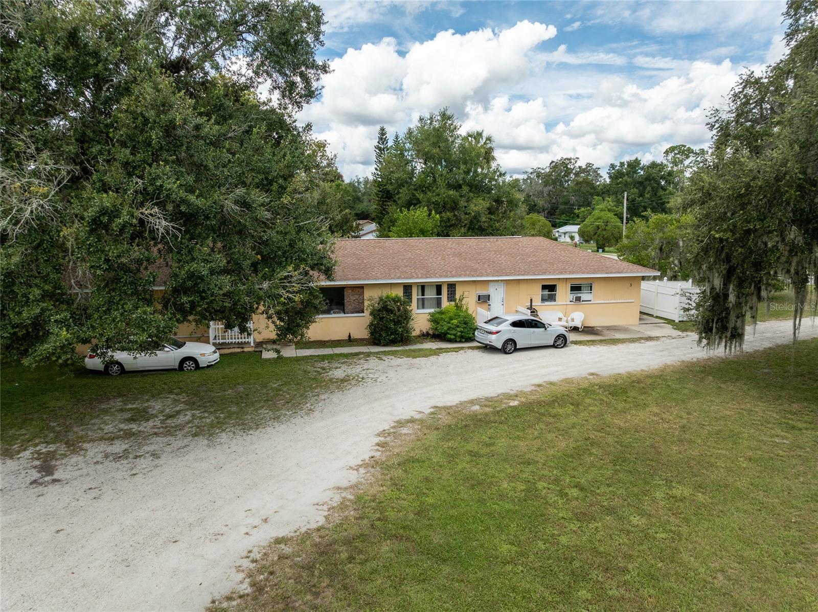 124 S Charles Richard Beall Blvd Property Photo 2
