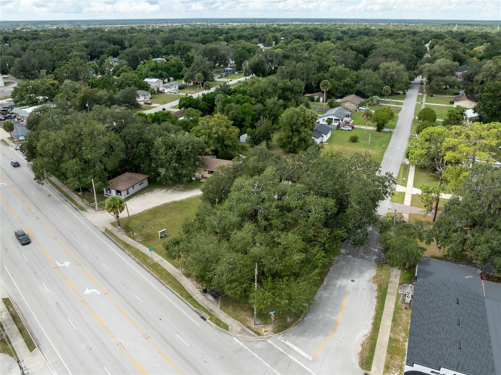 124 S Charles Richard Beall Blvd Property Photo 7