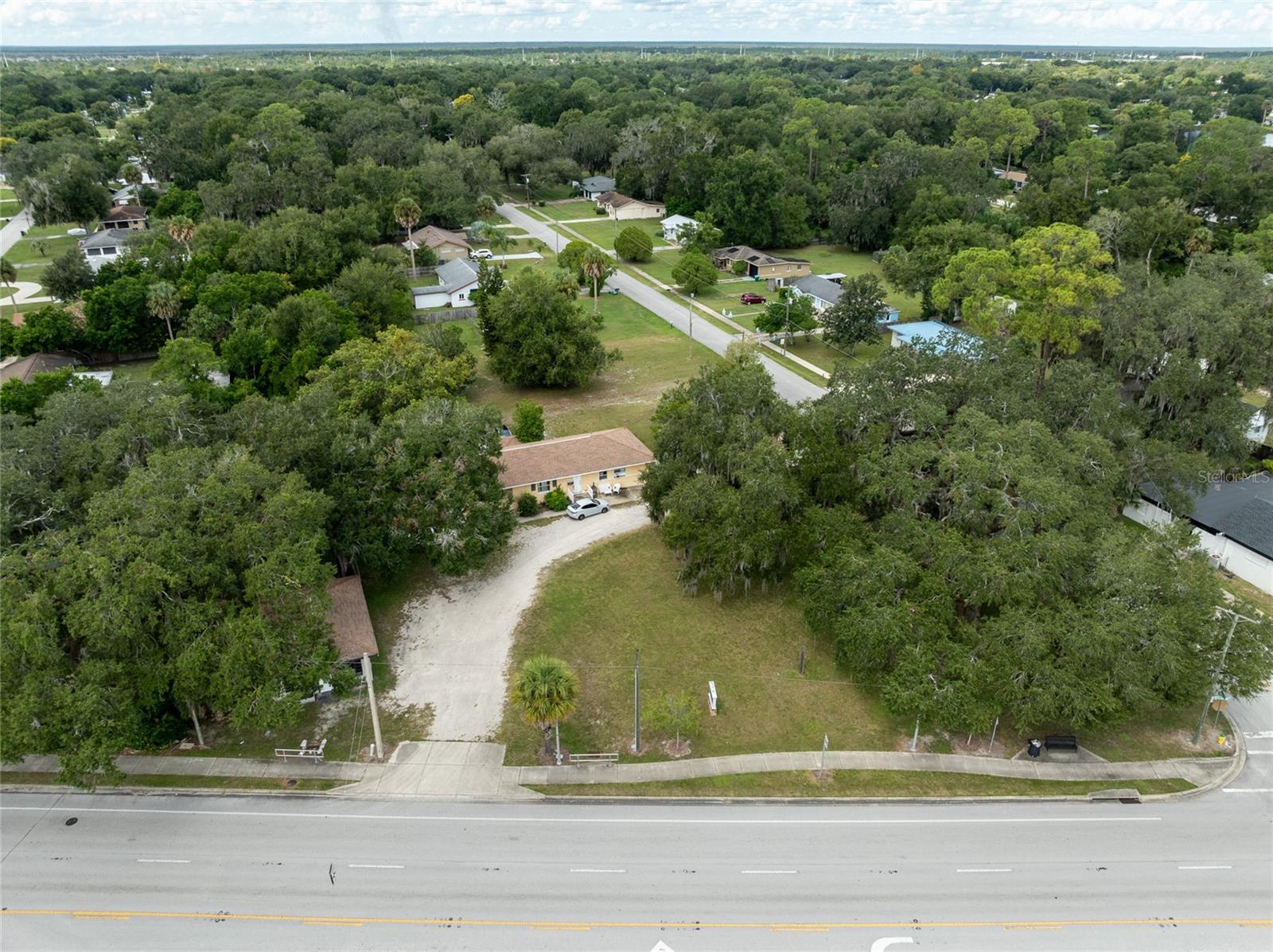 124 S Charles Richard Beall Blvd Property Photo 8