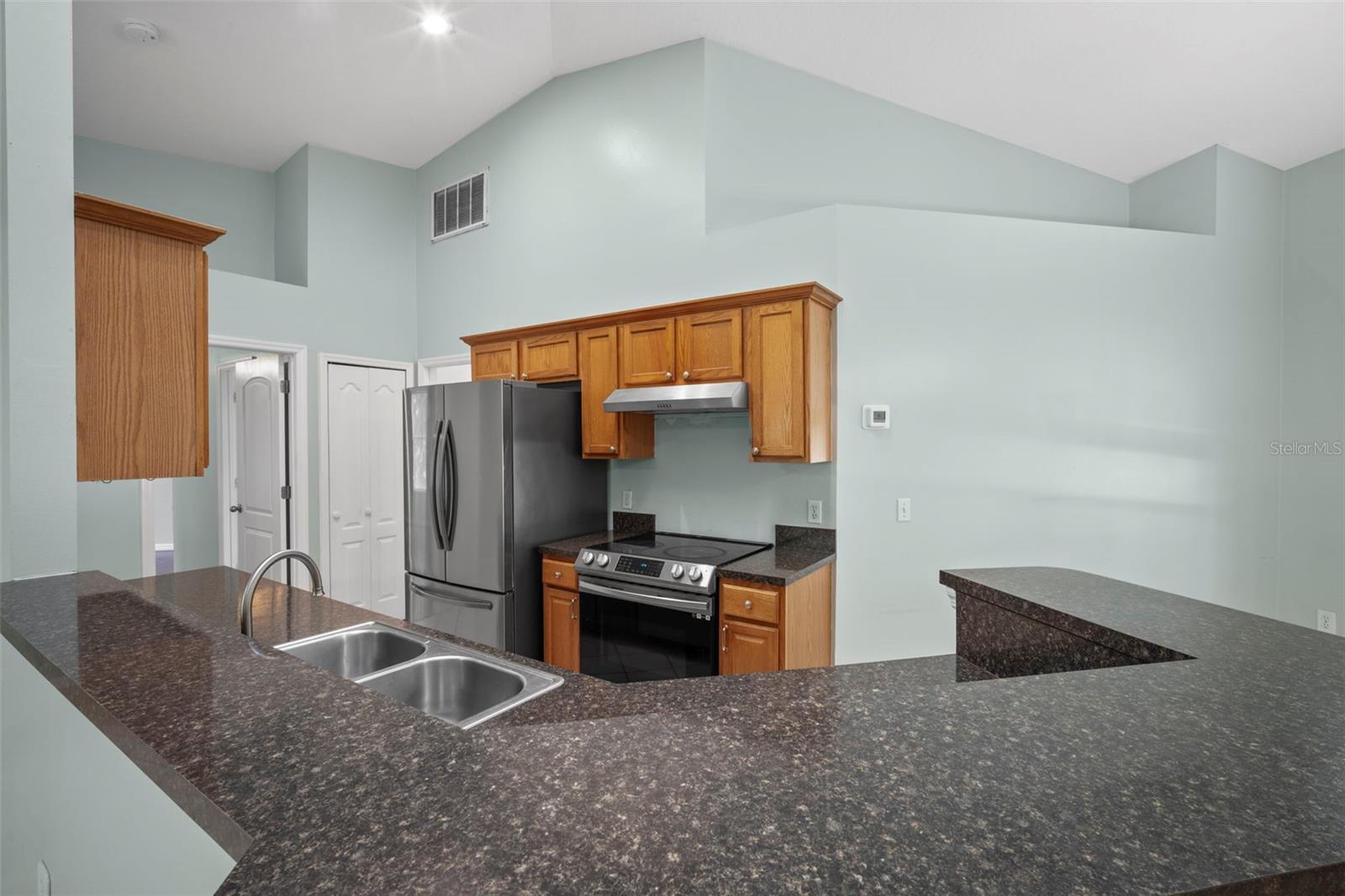 1724 Barker St Ne Property Photo 6