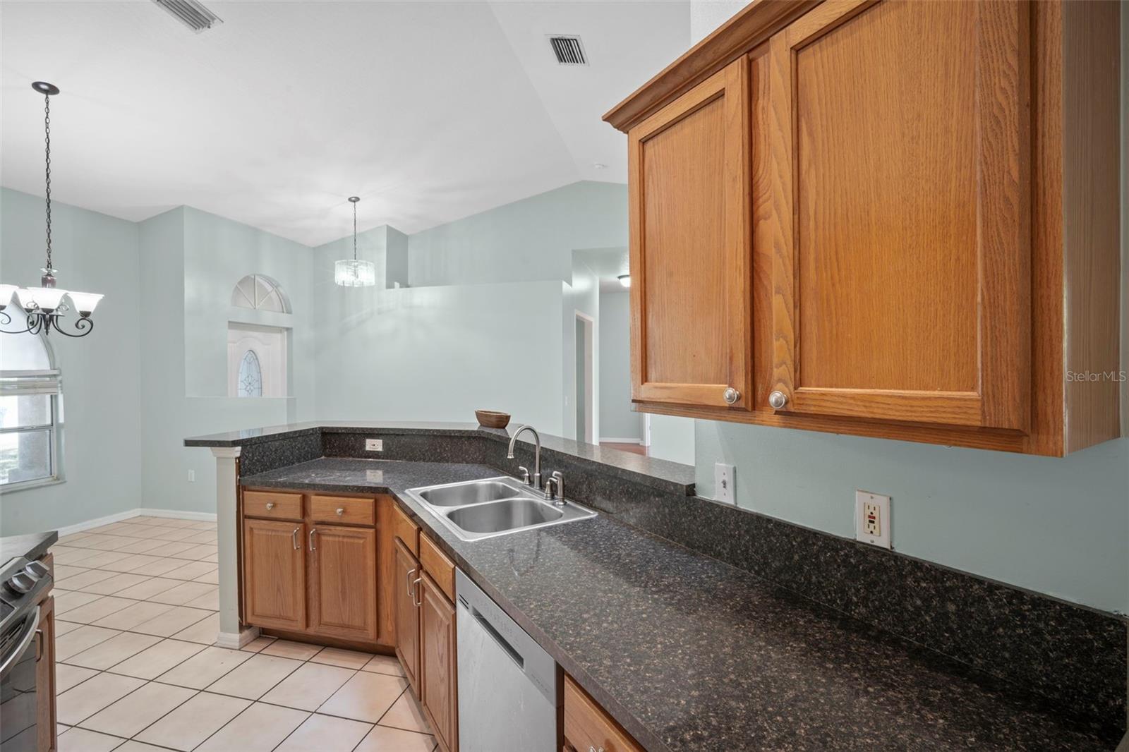 1724 Barker St Ne Property Photo 11